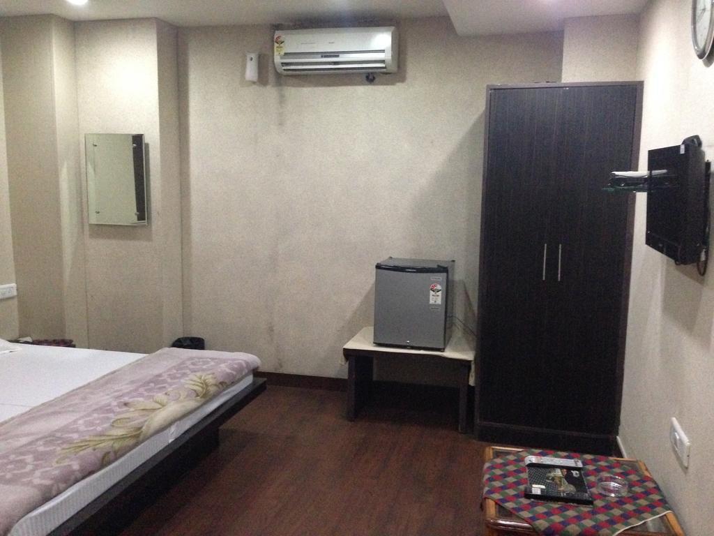 Hotel Silver Stone Ludhiana Quarto foto