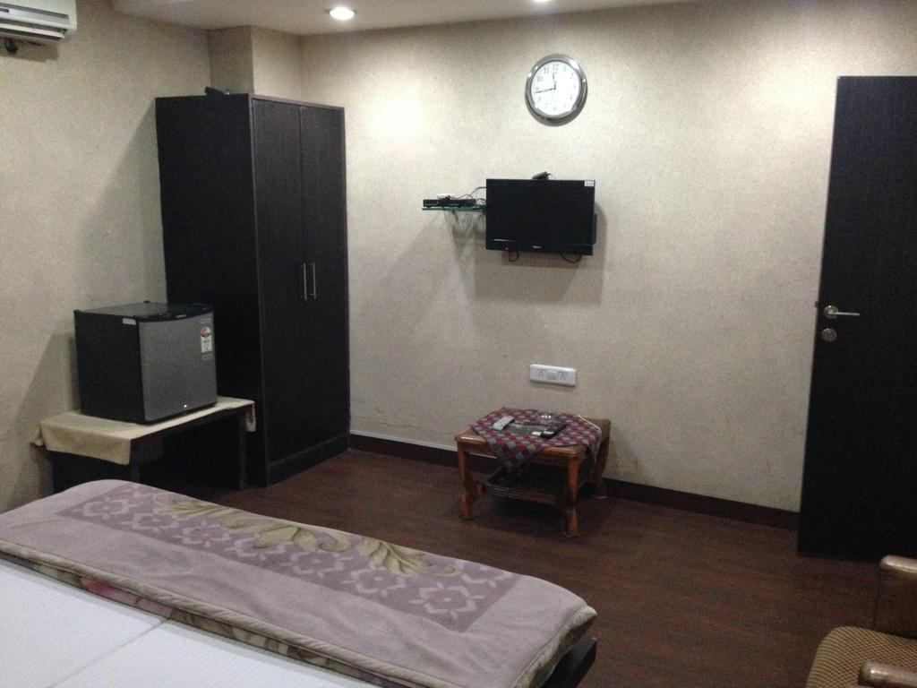 Hotel Silver Stone Ludhiana Quarto foto