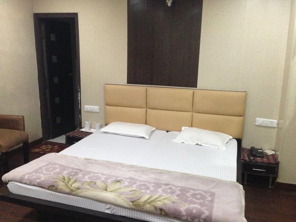 Hotel Silver Stone Ludhiana Exterior foto